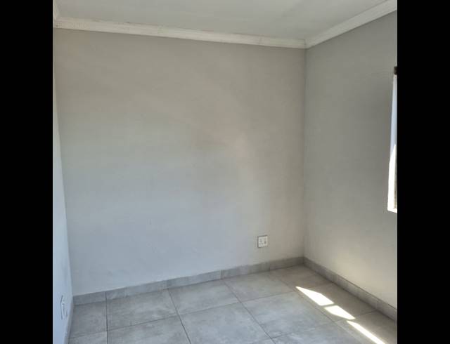 2 BEDROOM FLAT TO LET IN MONTCLAIR